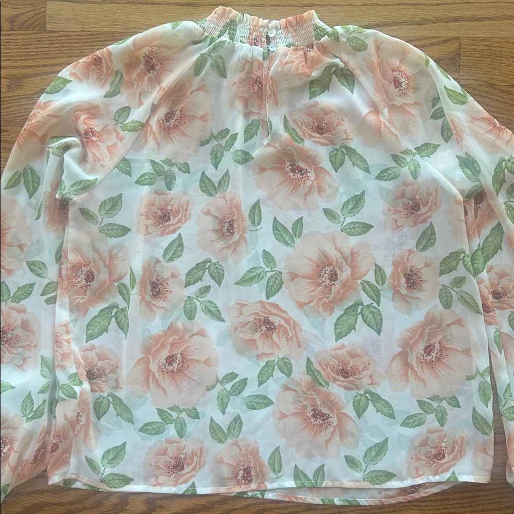 Forever 21 Contemporary Peach and White Floral Top Size Small - Picture 10 of 10